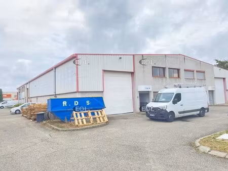 location local d’activités chassieu 69680 430m²