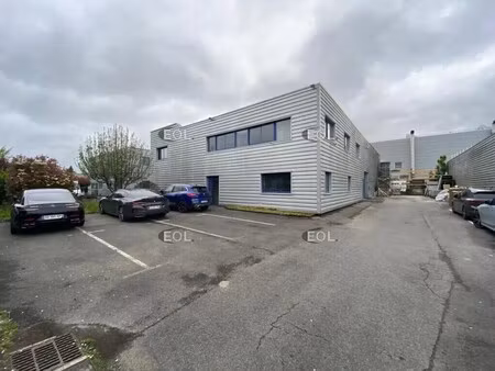 location local d’activités grigny 91350 690m²