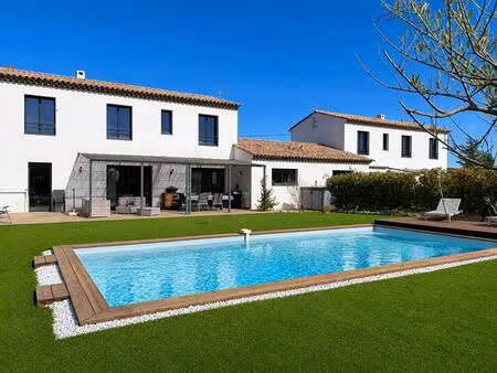 villa récente 6 p avec piscine proche a8 5 pièce(s) 140 m2