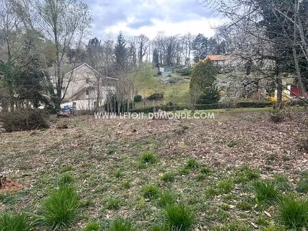 joli terrain au calme proche périgueux