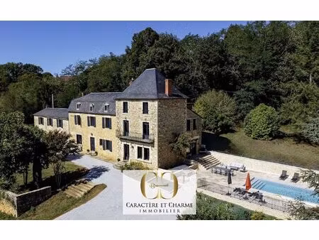 sarlat: périgourdine restaurée de 525 m2 - 2 gites - grange - 1 hectare