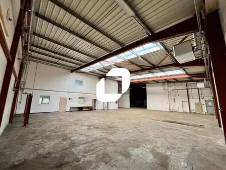 location local d’activités mornant 69440 880m²
