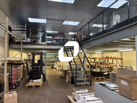 location local d’activités eysines 33320 382m²
