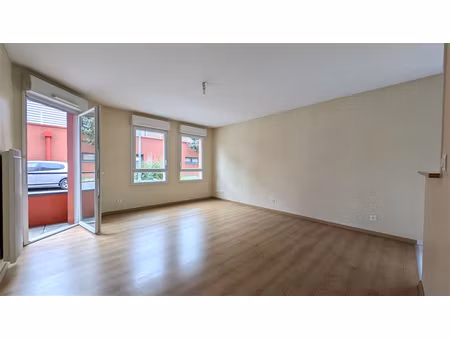 quartier canclaux - 2 pièces avec parking