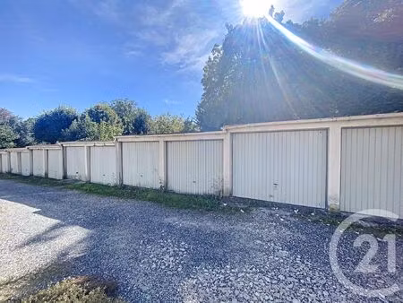 location parking melun 77000