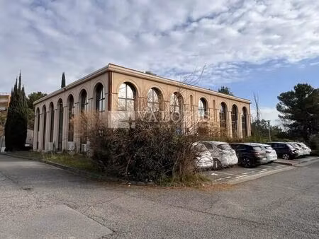 location bureaux 244 m²