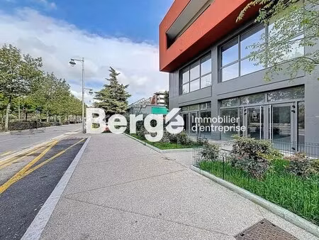 location commerce nice 06200 325m²