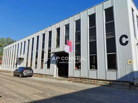 location local d’activités les loges en josas 78350 1096m²