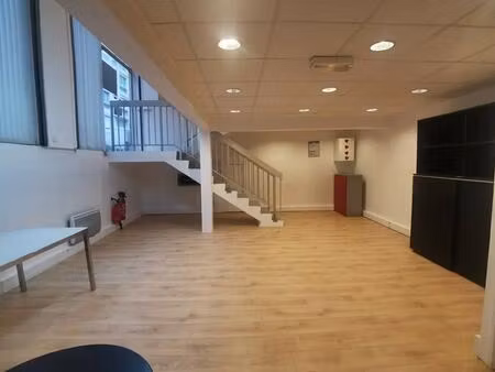 location bureaux 67 m²