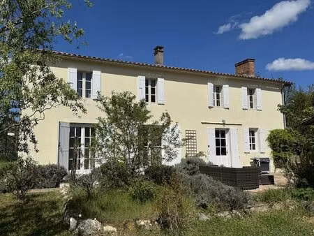 belle maison de caractère avec 1ha
