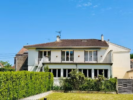 maison de famille proche des commodités à pied