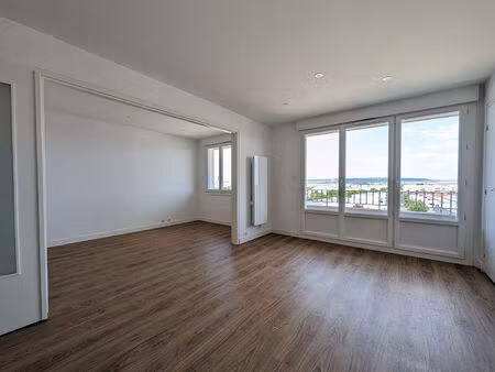 location appartement 4 pièces  76.79m²  reims