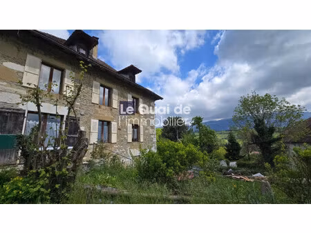 maison en pierres à rénover avec vue exceptionnelle (130 m²)