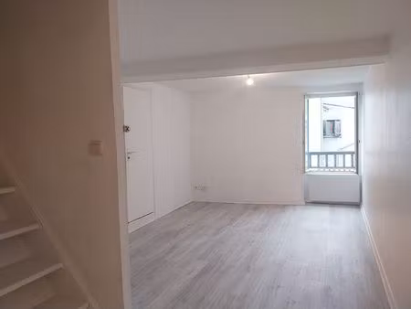 portes de lyon - vienne nord - appartement duplex de 51 m² de type 3
