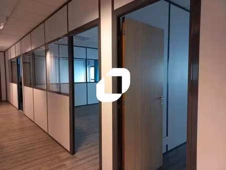 location bureaux 161 m² à 596 m²