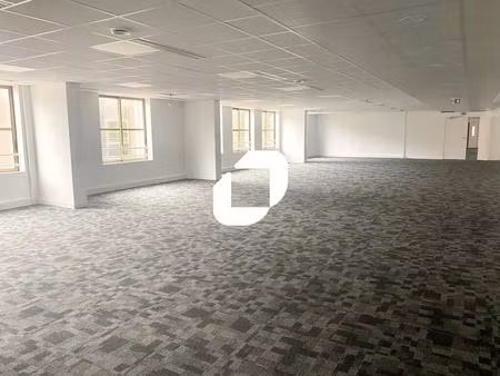 location bureaux 398 m² à 2 775 m²
