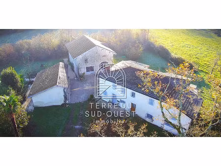 propriété avec maison  gîte et dépendance - 500 m² exploitables