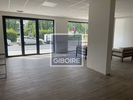achat local professionnel 100m² avrille 49240