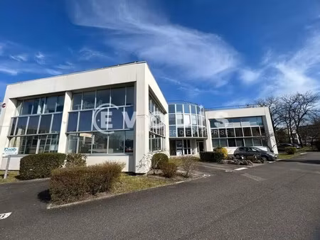 location bureaux 100 m² à 550 m²