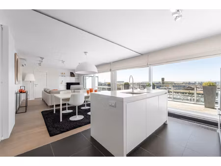 appartement te koop in zeebrugge met 3 slaapkamers