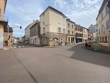 immeuble centre ville commerce et habitation