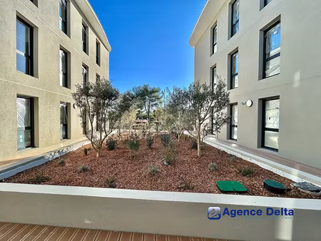 vente local commercial 68m2 la garde 83130 - 364319 € - surface privée