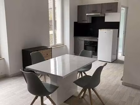 location appartement 2 pièces meublé à fougères (35300) : à louer 2 pièces meublé / 35m² f