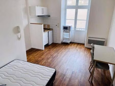 location appartement t1 meublé à laval (53000) : à louer t1 meublé / 20m² laval