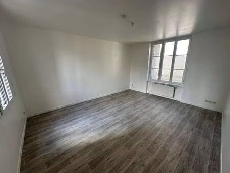 location appartement 3 pièces à cherbourg-en-cotentin (50100) : à louer 3 pièces / 62m² ch