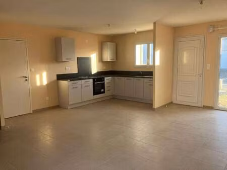 location maison à saint-senier-sous-avranches (50300) : à louer / 73m² saint-senier-sous-a