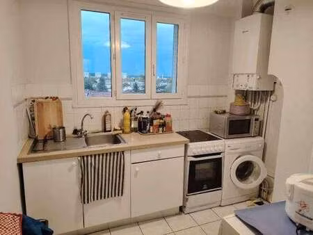 location appartement 4 pièces à villeurbanne (69100) : à louer 4 pièces / 68m² villeurbann