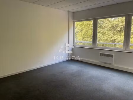 location bureaux 140 m²