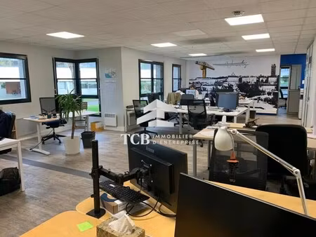 location bureaux 180 m²