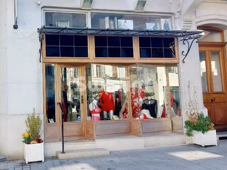 charmante boutique en plein centre