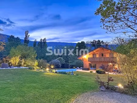 chalet de 270 m² sur une parcelle de 2 700 m²