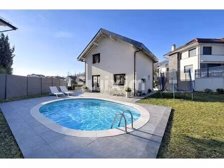 maison individuelle t7 de 270m2 sur terrain de 800m2!