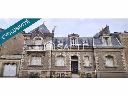 quartier monselet  garage de 45m²  9 chambres