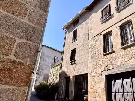 maison en pierres centre ville au calme