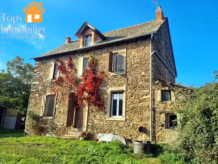 corps de ferme avec maison en pierre  dépendances et 2 5 ha de terrain à 6 km de...