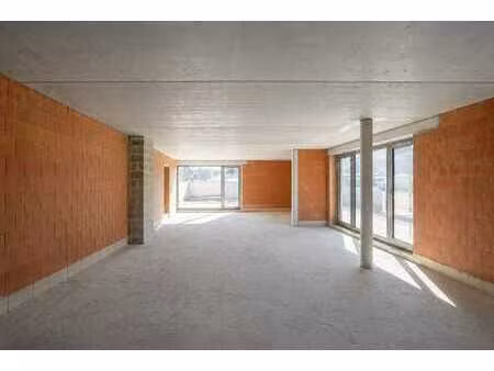 commerce neuf 118 m² – visibilité – 3 parkings