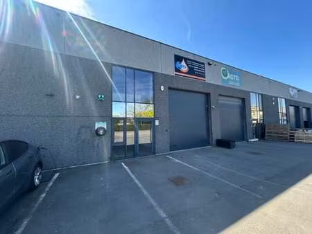 instapklare kmo-unit met kantoren (±355 m²) op topligging