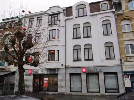 place keym – commerce a louer - en plein coeur de la place