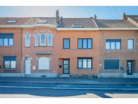 maison unifamiliale rénovée avec jardin et garage à beersel