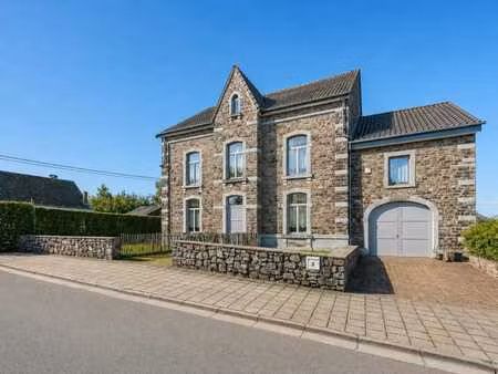 maison spacieuse à vendre avec jardin