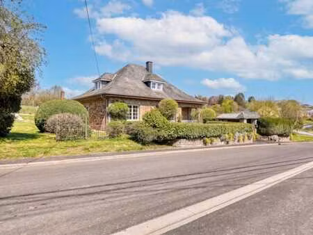 charmante maison dans le village de gembes