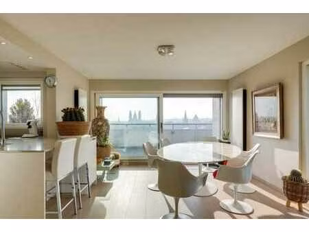 penthouse de 2 chambres  terrasse et garage