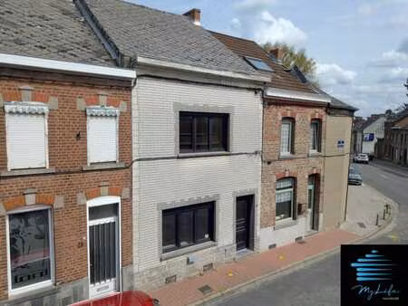 spacieuse maison 2 chambres à parachever.