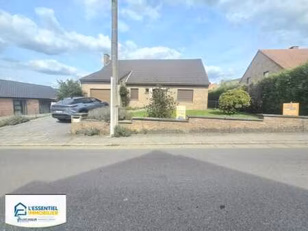belle villa 4 chambres située dans un quartier calme et agré