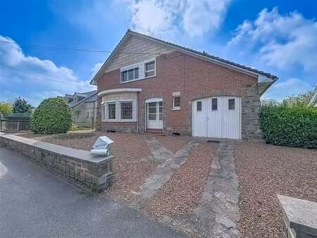 charmante villa 4f a moderniser  excellente situation