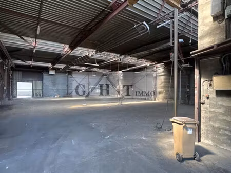 location local commercial